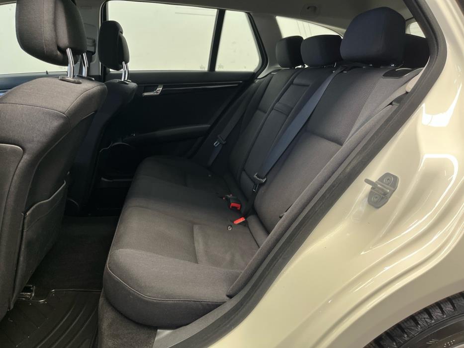 MERCEDES-BENZ C 2011