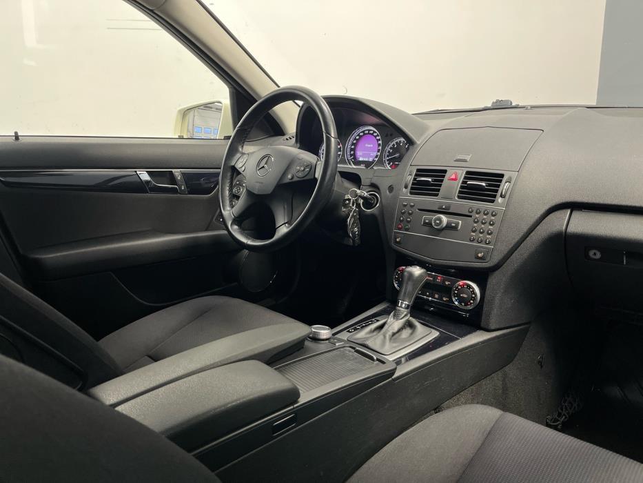 MERCEDES-BENZ C 2011