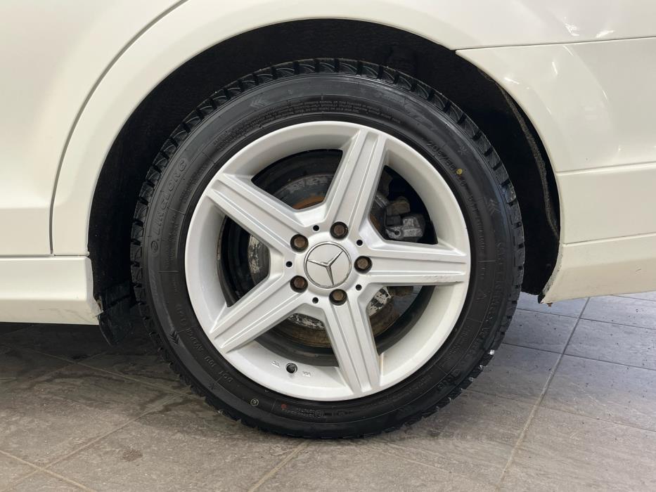 MERCEDES-BENZ C 2011