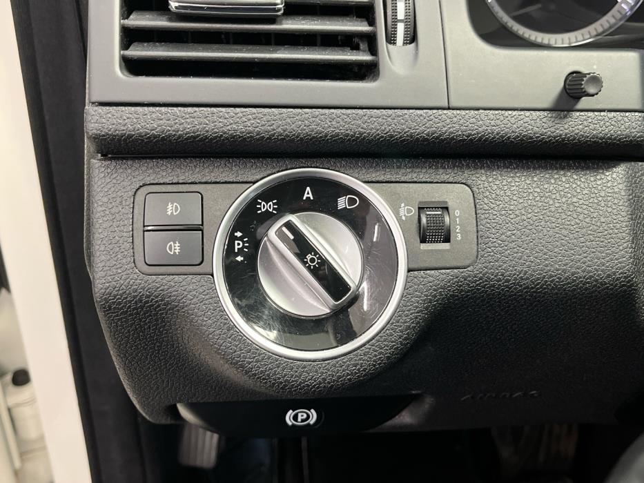 MERCEDES-BENZ C 2011