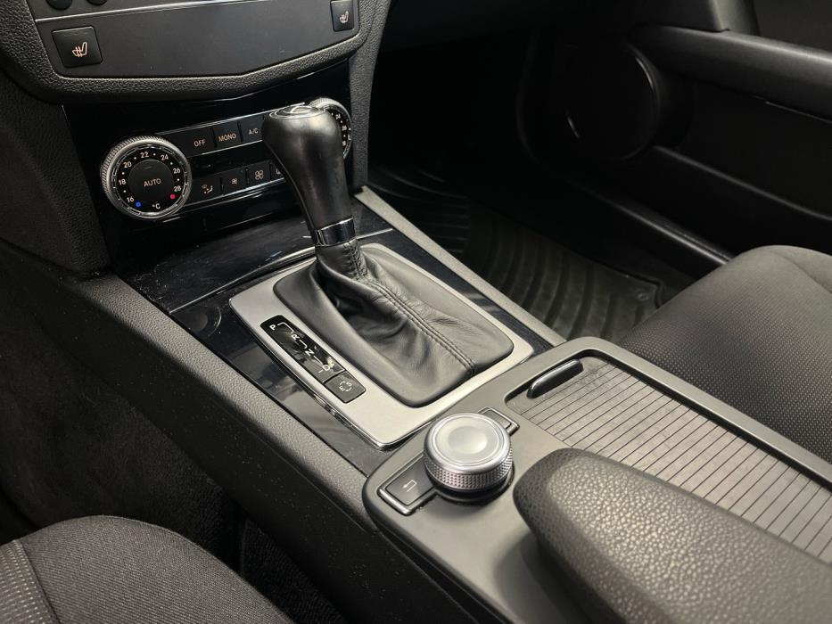 MERCEDES-BENZ C 2011