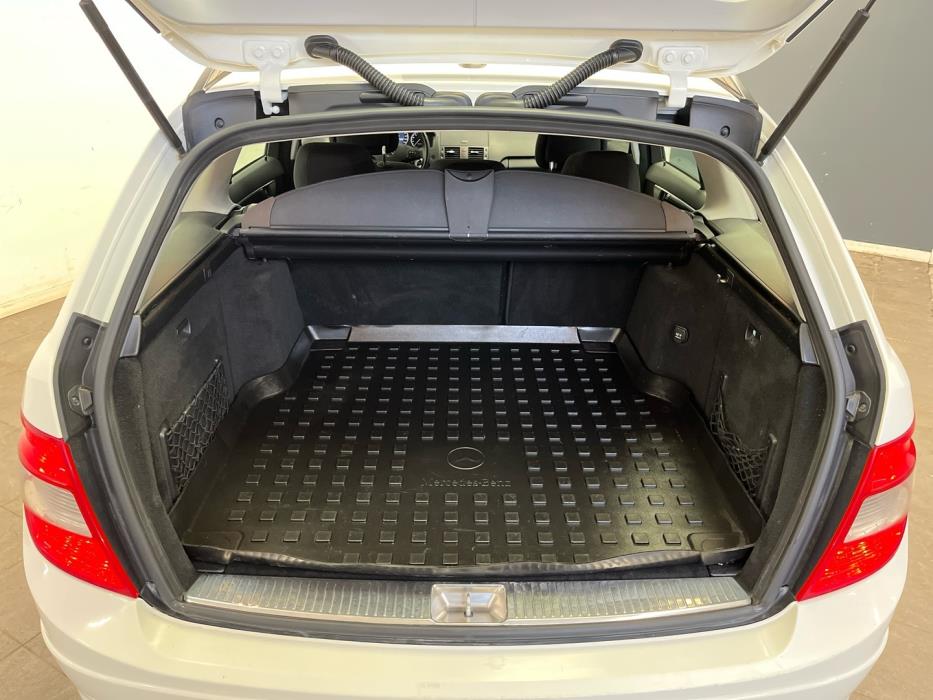 MERCEDES-BENZ C 2011