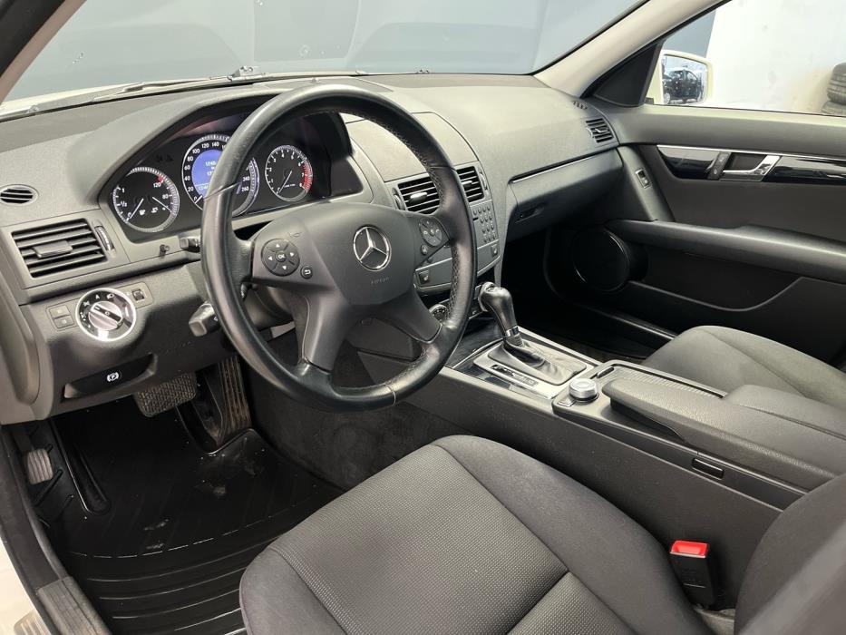 MERCEDES-BENZ C 2011