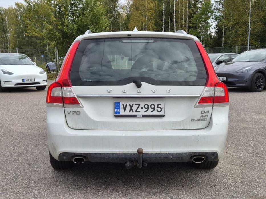 VOLVO V70 2015