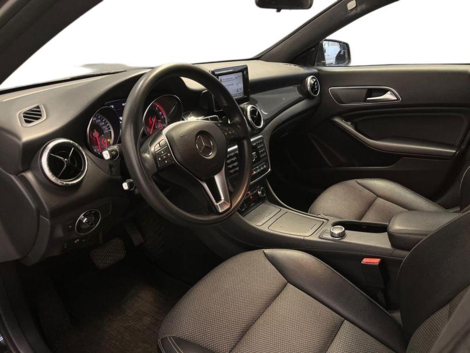 MERCEDES-BENZ CLA 2013