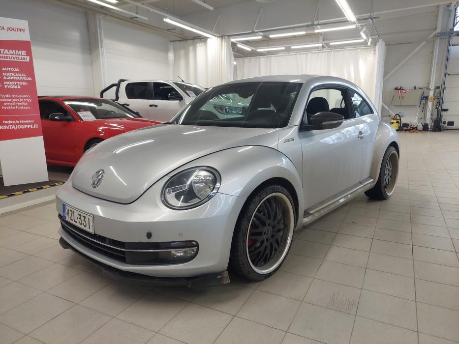 VOLKSWAGEN Beetle 2011