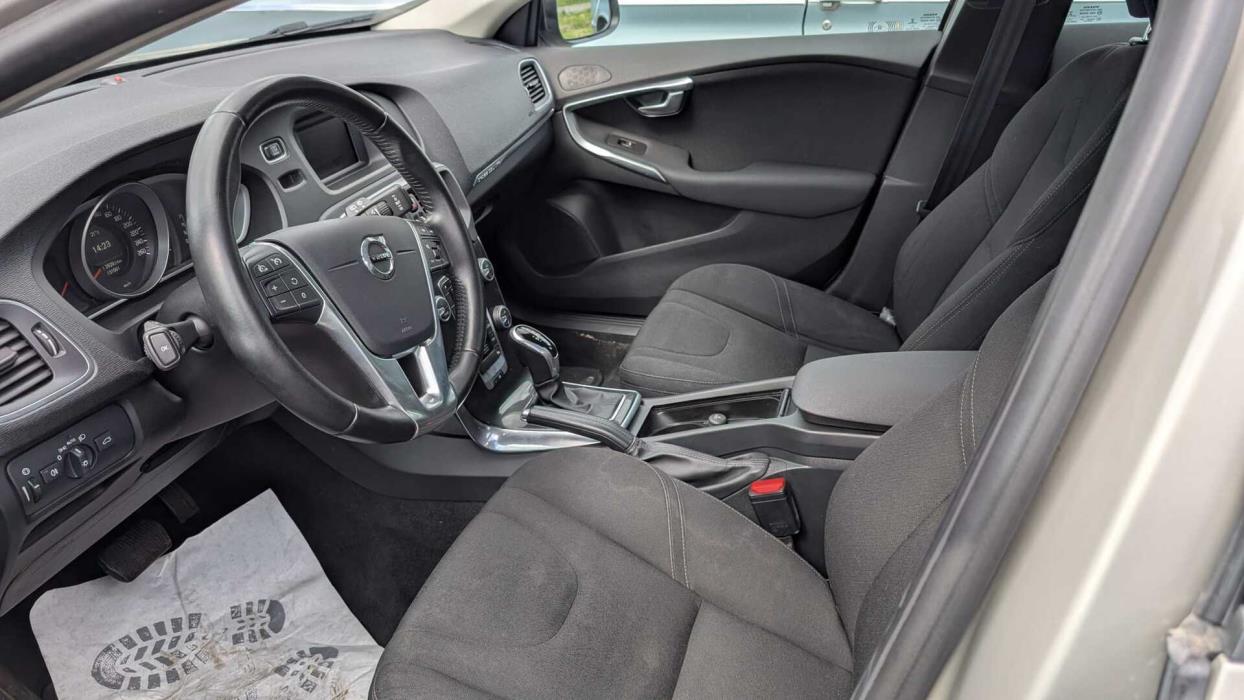 VOLVO V40 Cross Country 2017
