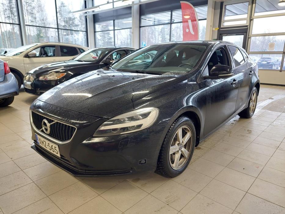 VOLVO V40 2016