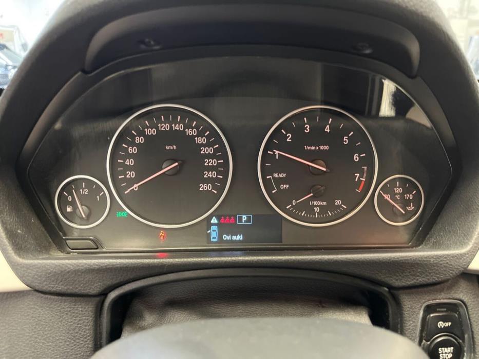 BMW 318 2016