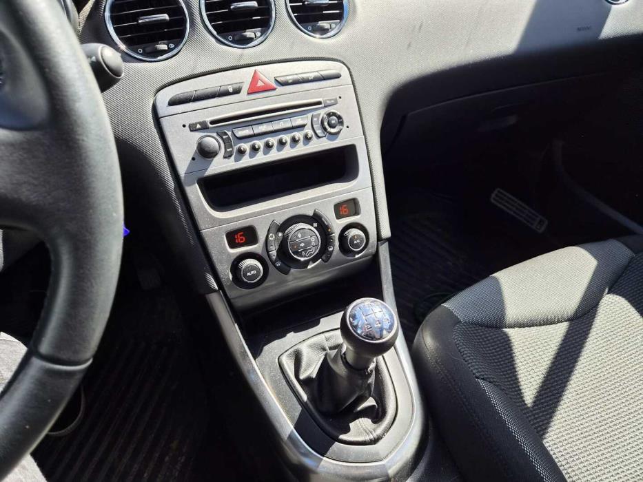 PEUGEOT 308 2011