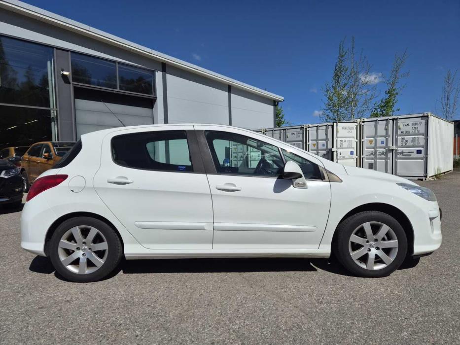 PEUGEOT 308 2011