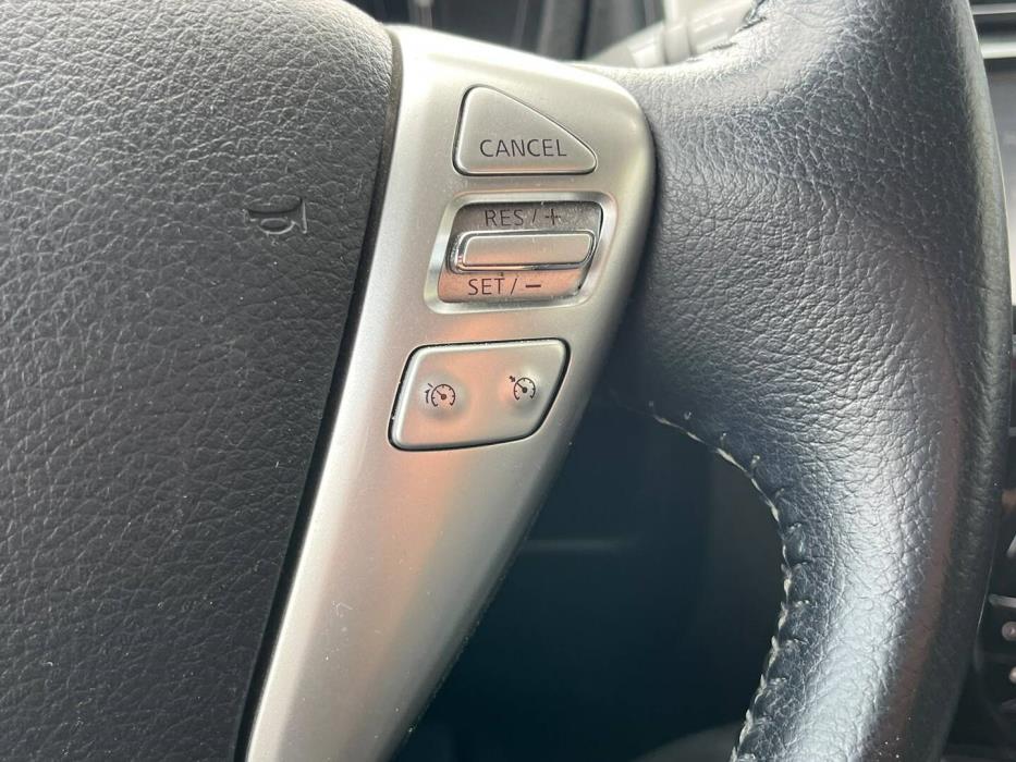 NISSAN Note 2015