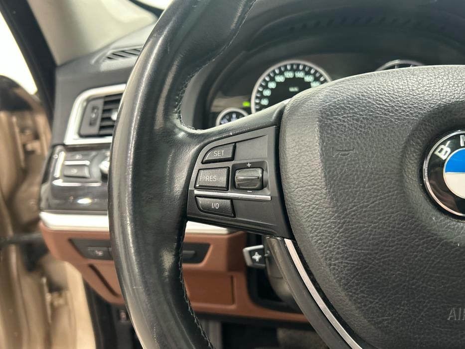 BMW 530 GRAN TURISMO 2011