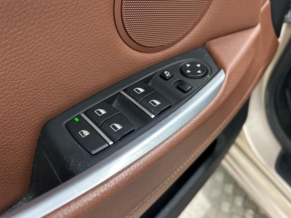 BMW 530 GRAN TURISMO 2011