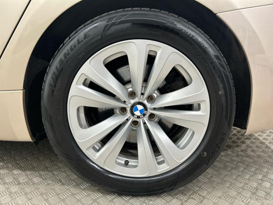 BMW 530 GRAN TURISMO 2011