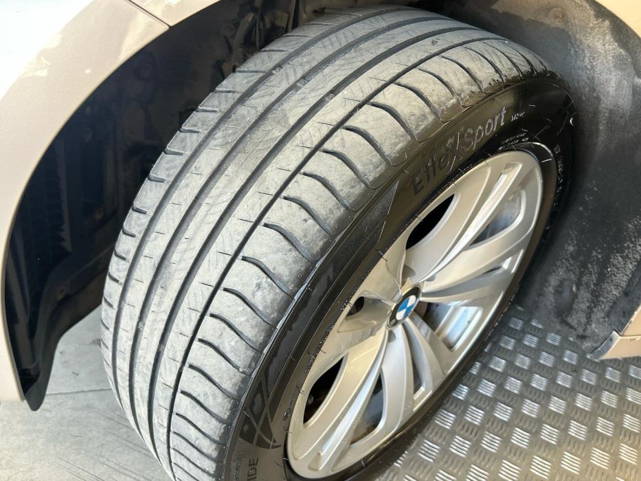BMW 530 GRAN TURISMO 2011