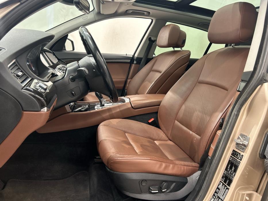 BMW 530 GRAN TURISMO 2011
