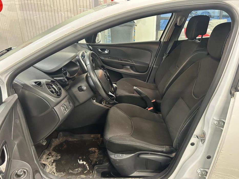RENAULT Clio 2016