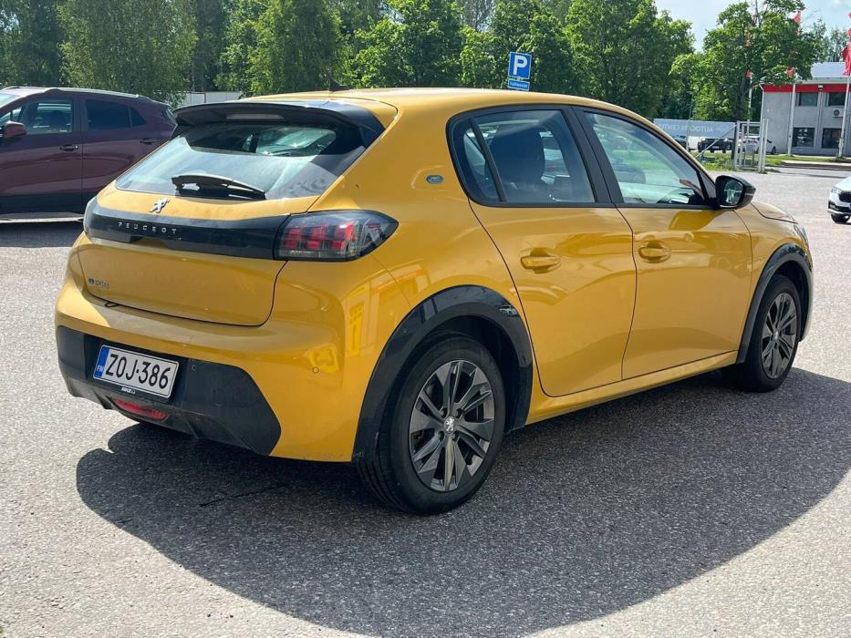 PEUGEOT e-208 2022