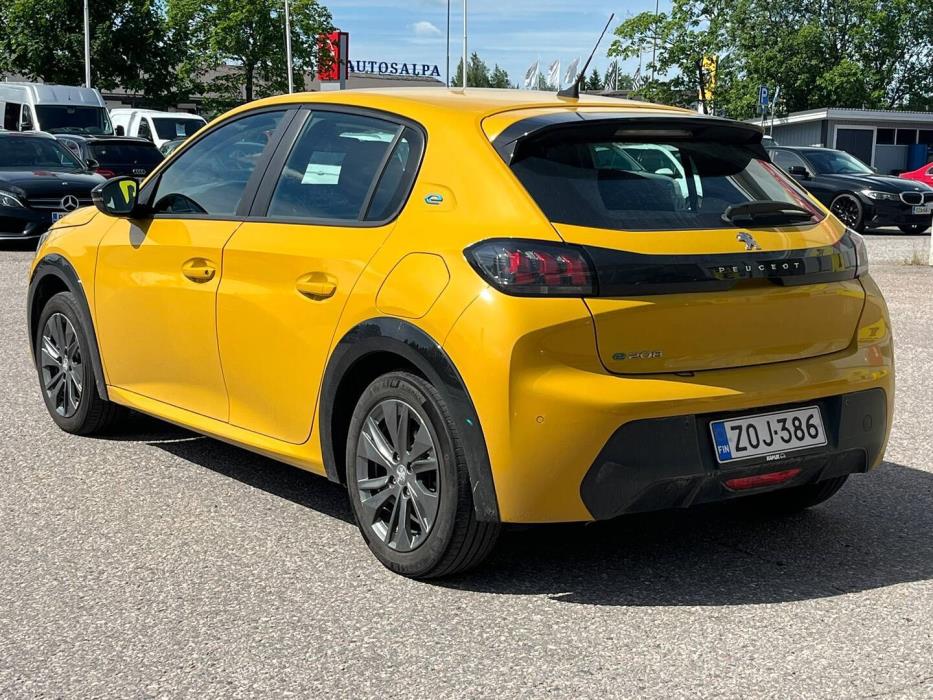 PEUGEOT e-208 2022