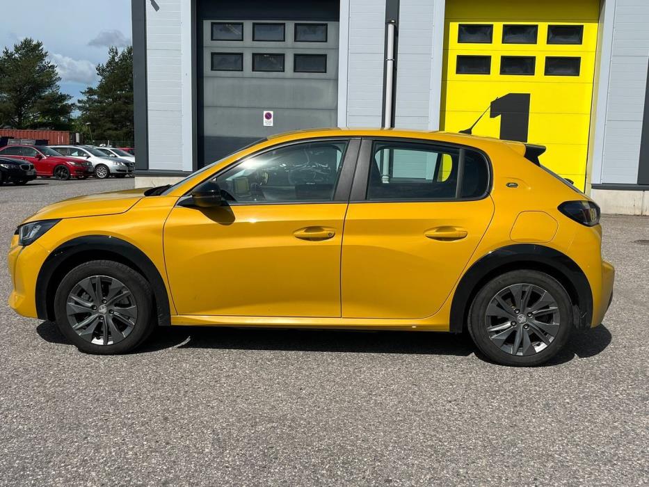 PEUGEOT e-208 2022