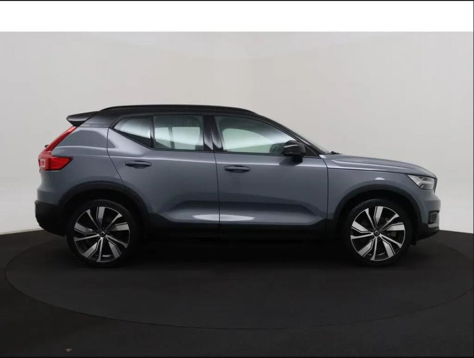 VOLVO XC40 2021
