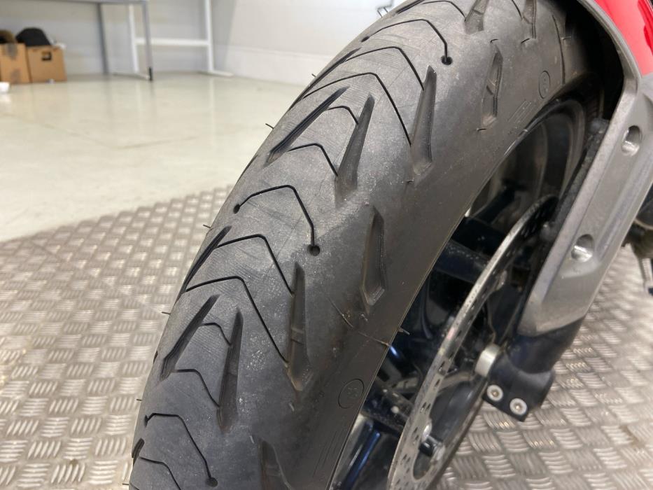 TRIUMPH TRIDENT 2021