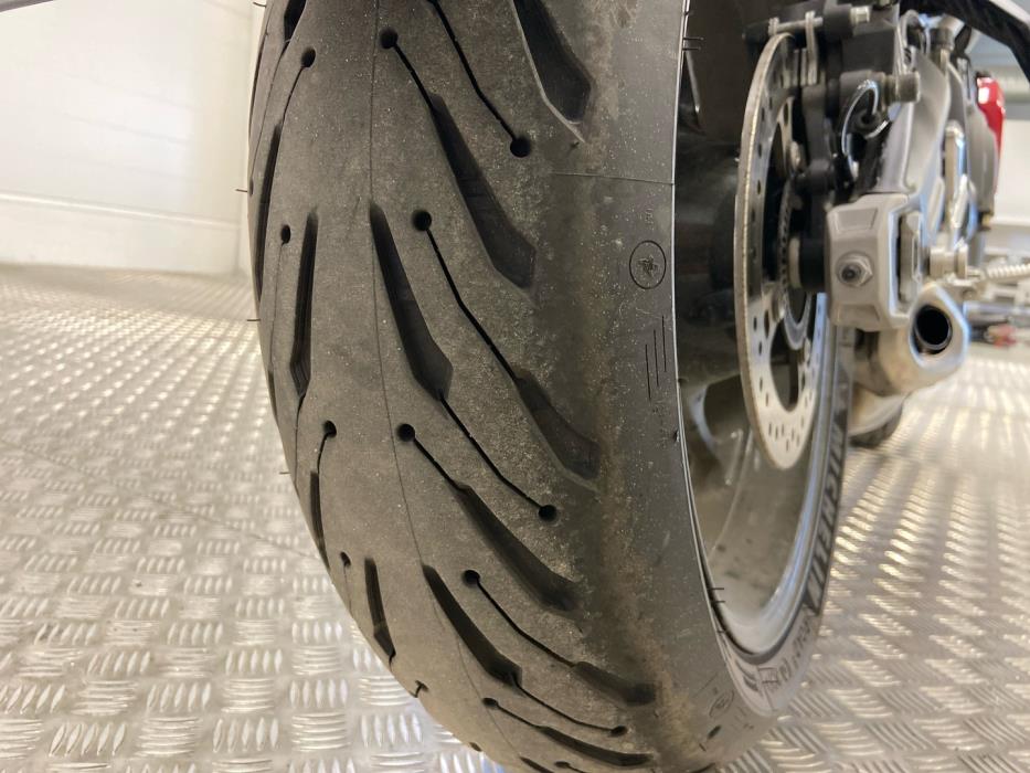 TRIUMPH TRIDENT 2021