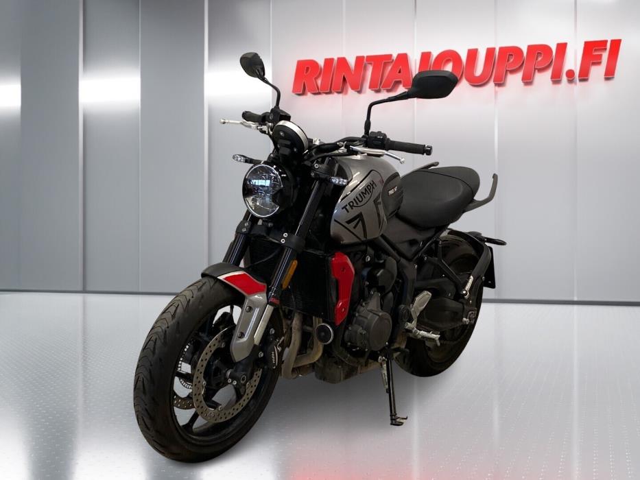 TRIUMPH TRIDENT 2021