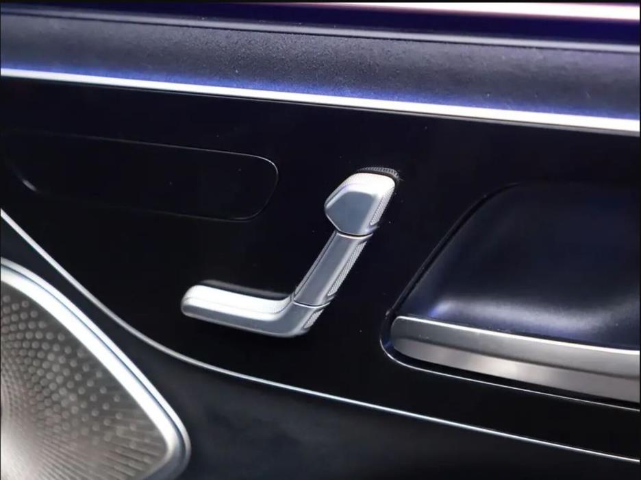 MERCEDES-BENZ EQS 2024