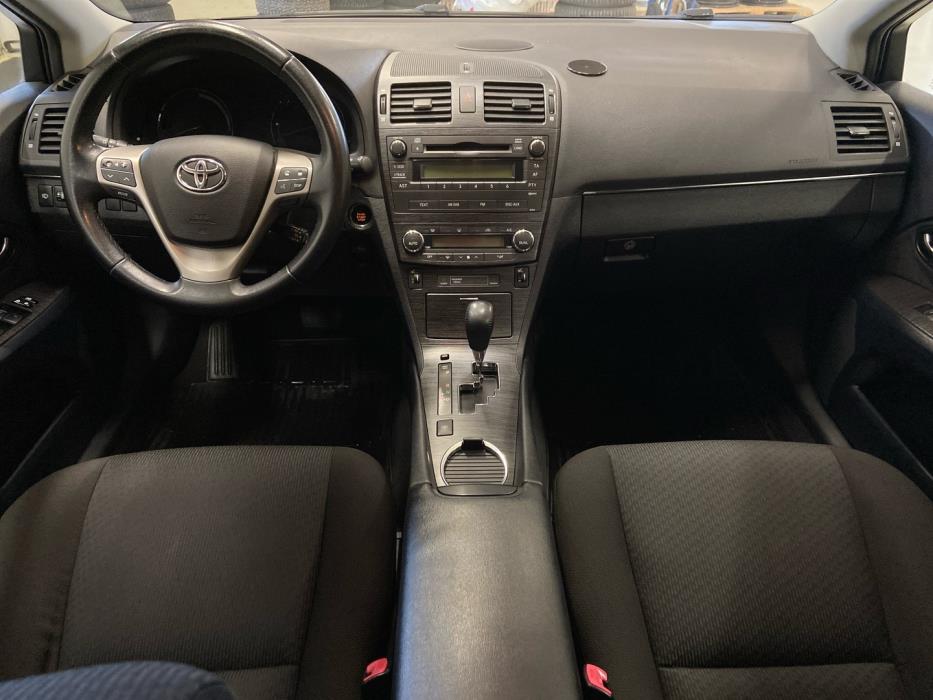 TOYOTA Avensis 2009