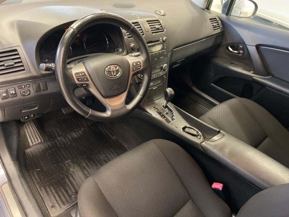 TOYOTA Avensis 2009