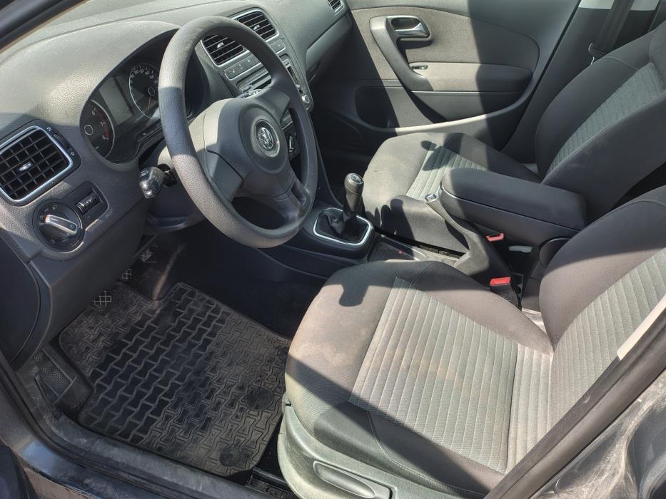 VOLKSWAGEN Polo 2011