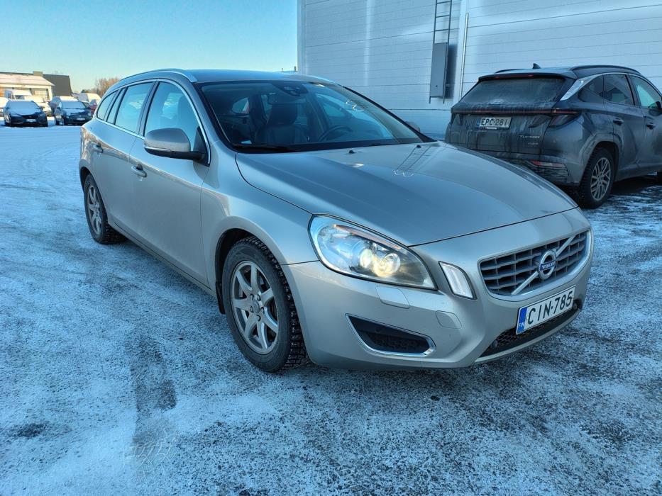 VOLVO V60 2012