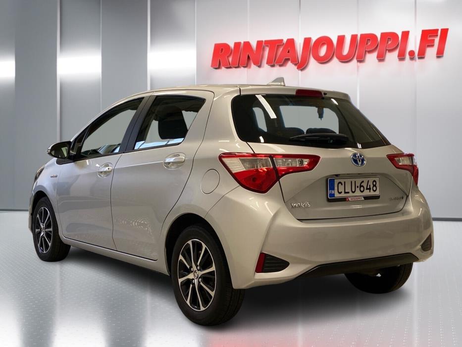 TOYOTA Yaris 2018