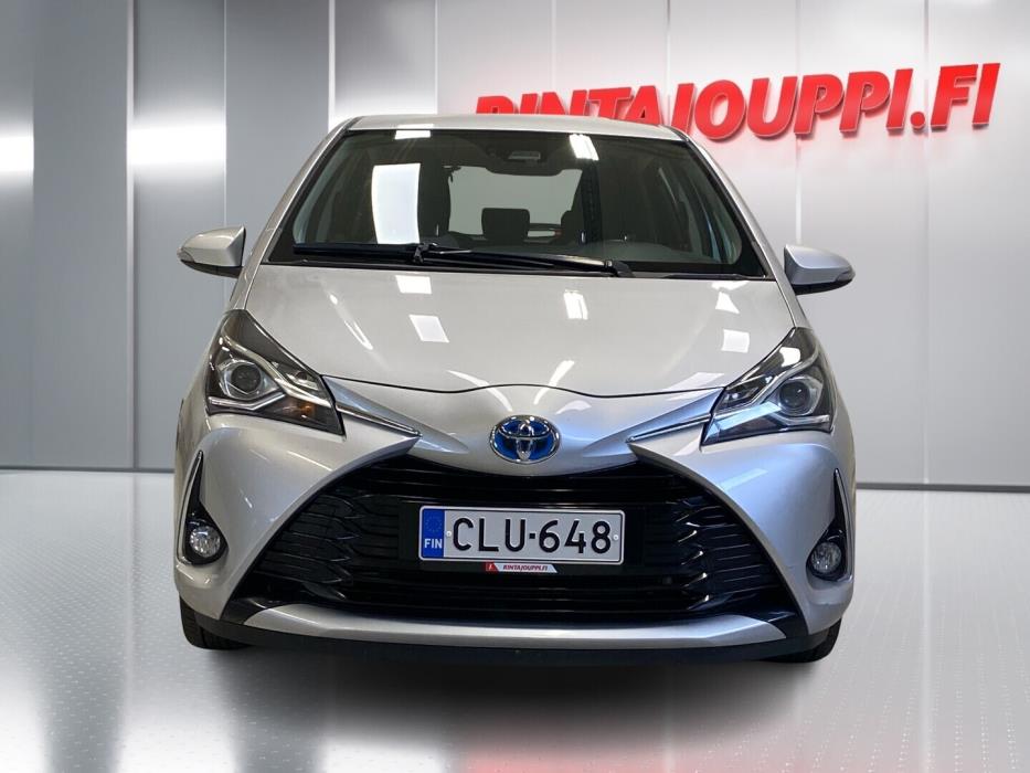 TOYOTA Yaris 2018