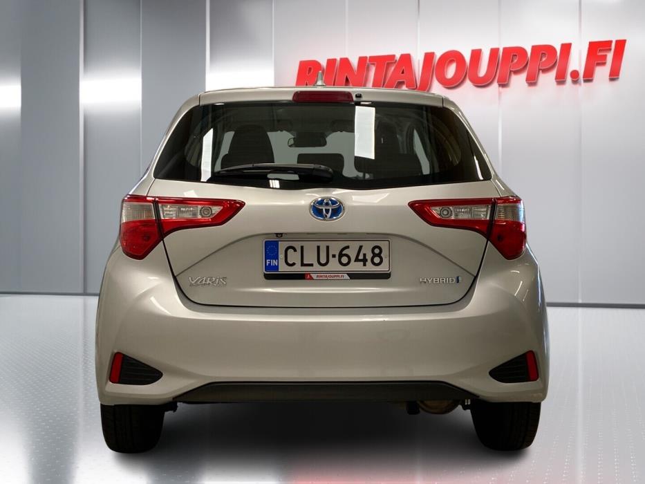 TOYOTA Yaris 2018