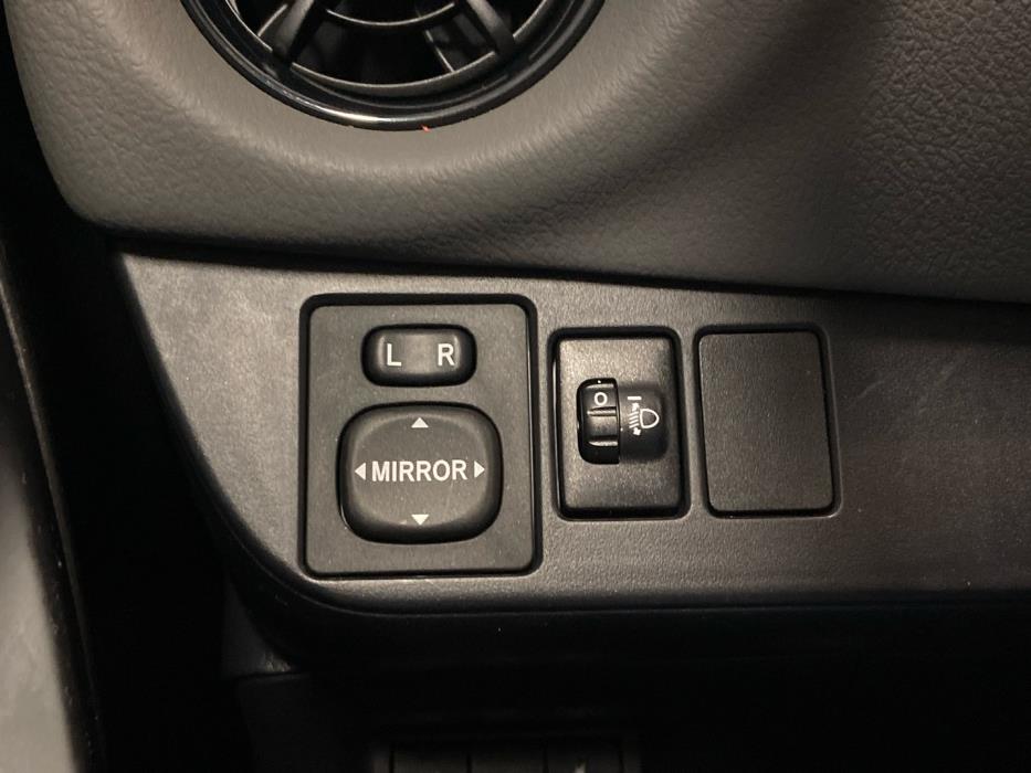 TOYOTA Yaris 2019