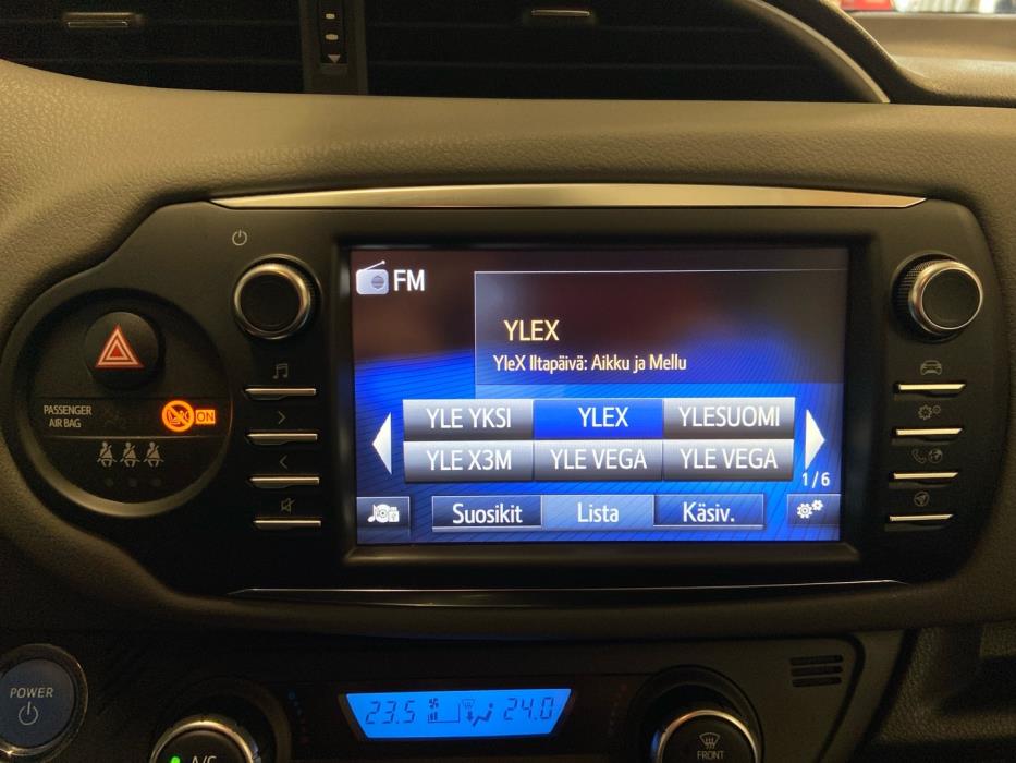 TOYOTA Yaris 2019