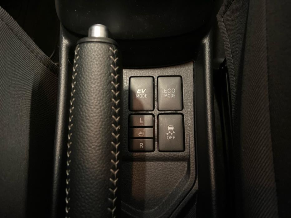 TOYOTA Yaris 2019