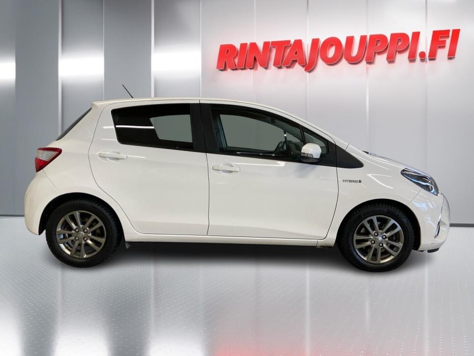 TOYOTA Yaris 2019