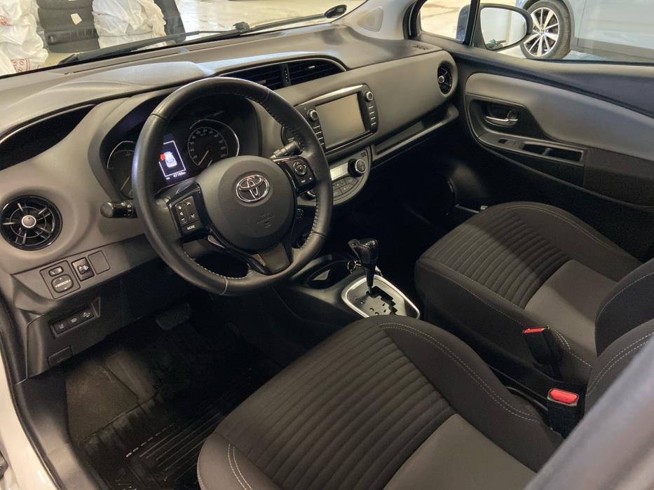 TOYOTA Yaris 2019