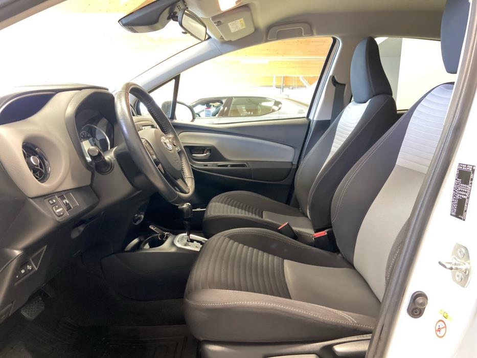 TOYOTA Yaris 2019