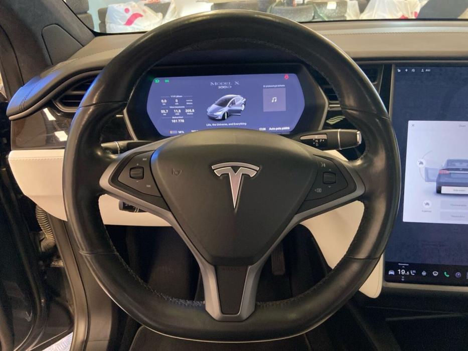 TESLA Model X 2018