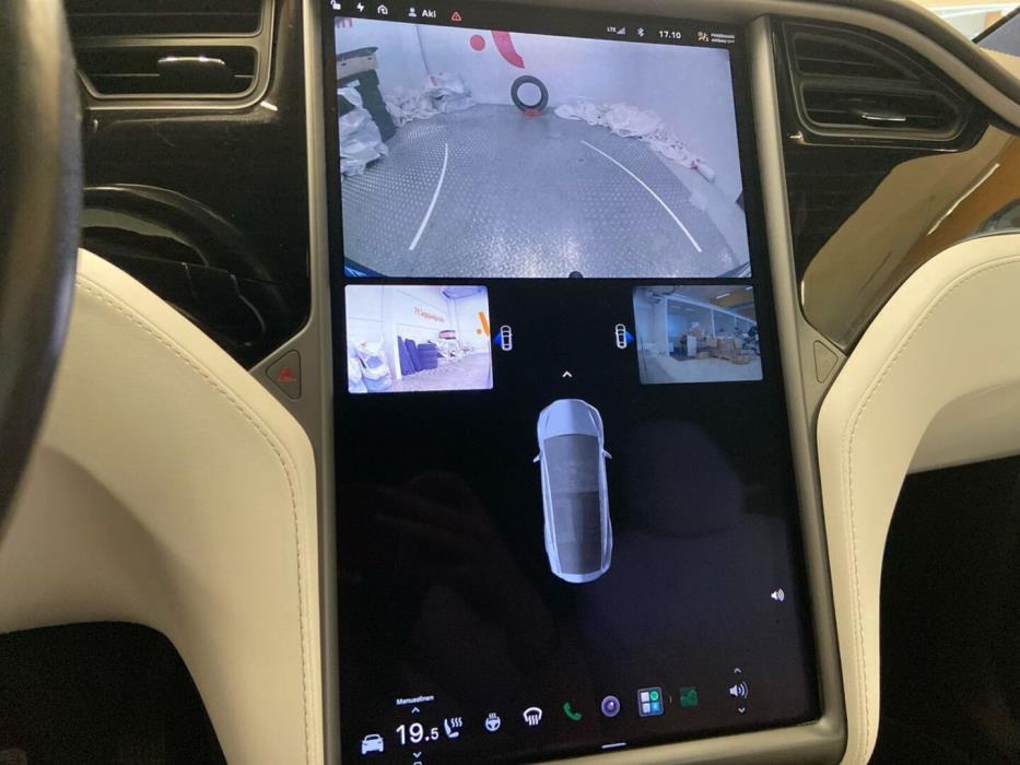 TESLA Model X 2018