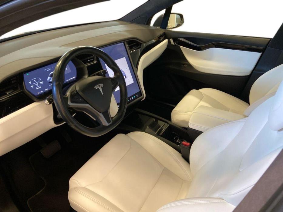 TESLA Model X 2018