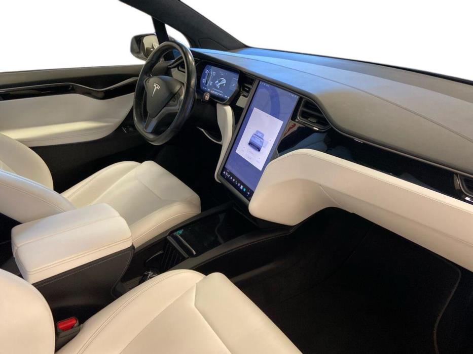 TESLA Model X 2018