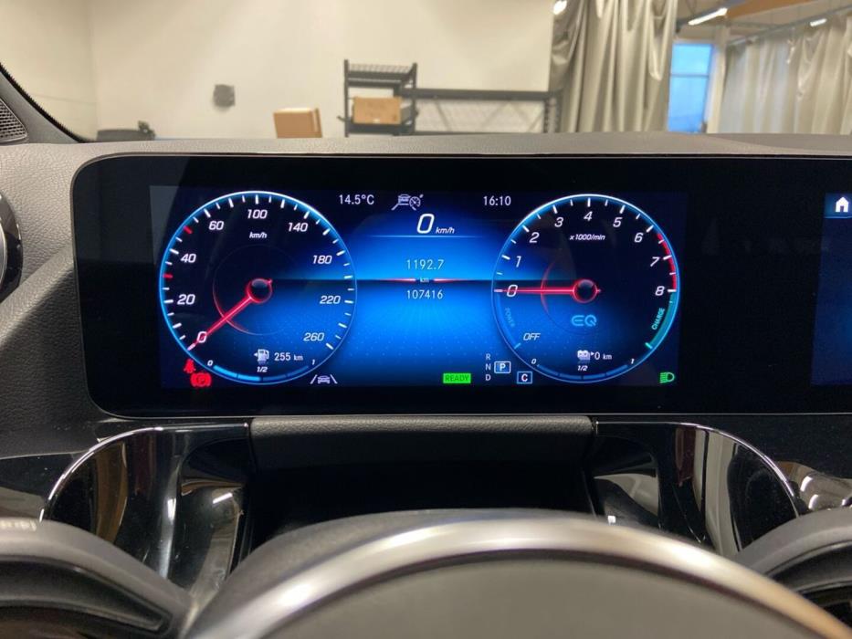 MERCEDES-BENZ GLA 2020