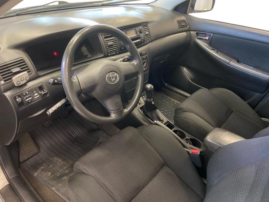 TOYOTA Corolla 2005