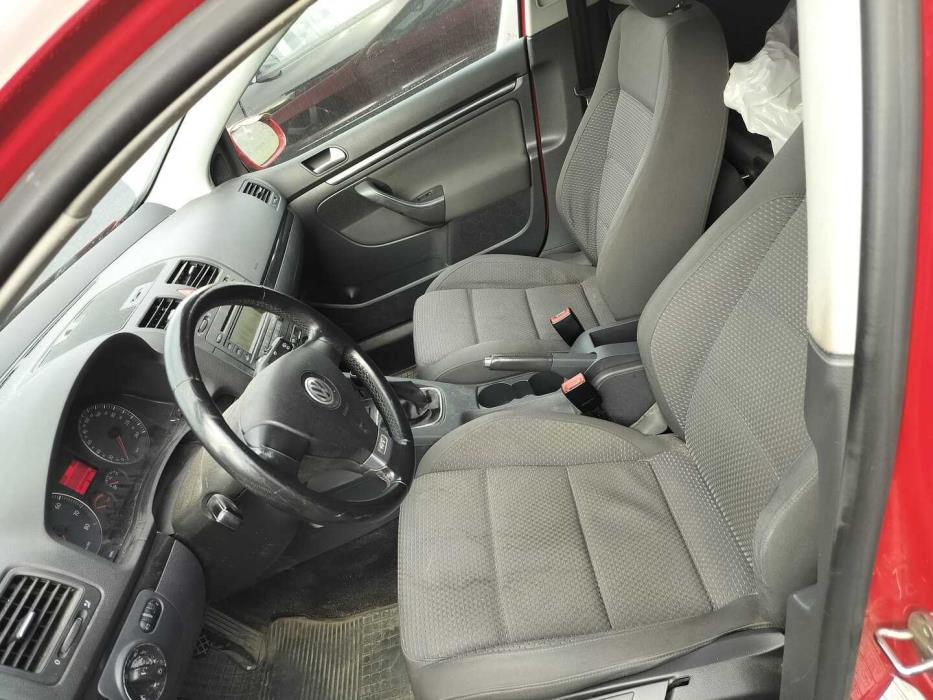 VOLKSWAGEN Golf 2006